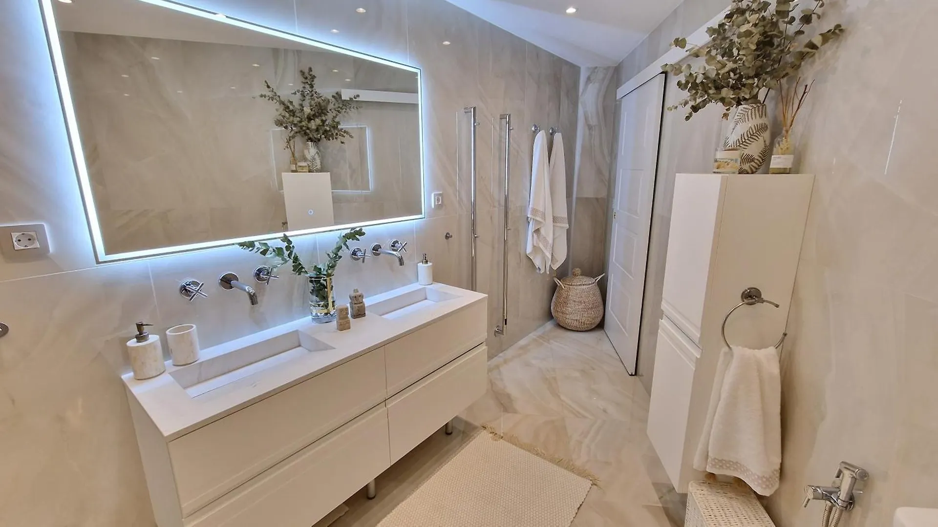Sun & Palms - Luxurious 2 Bedroom Apartment With A Great Pool Area Mijas 0*,  Spain