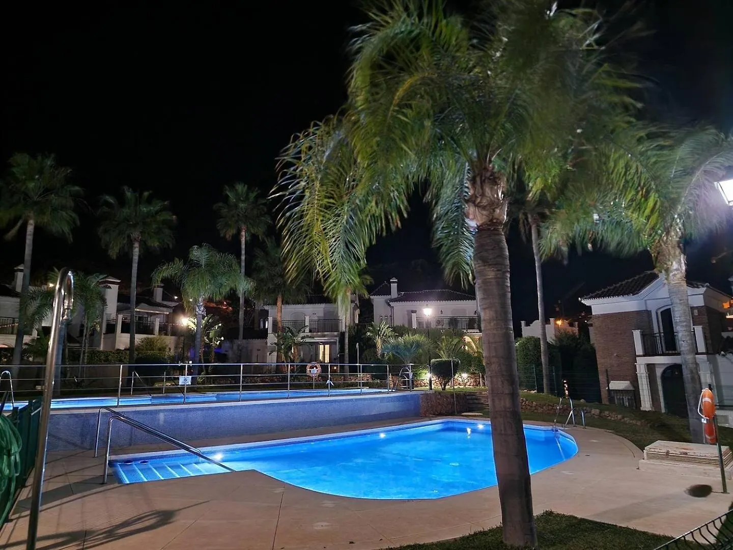 Sun & Palms - Luxurious 2 Bedroom Apartment With A Great Pool Area Mijas