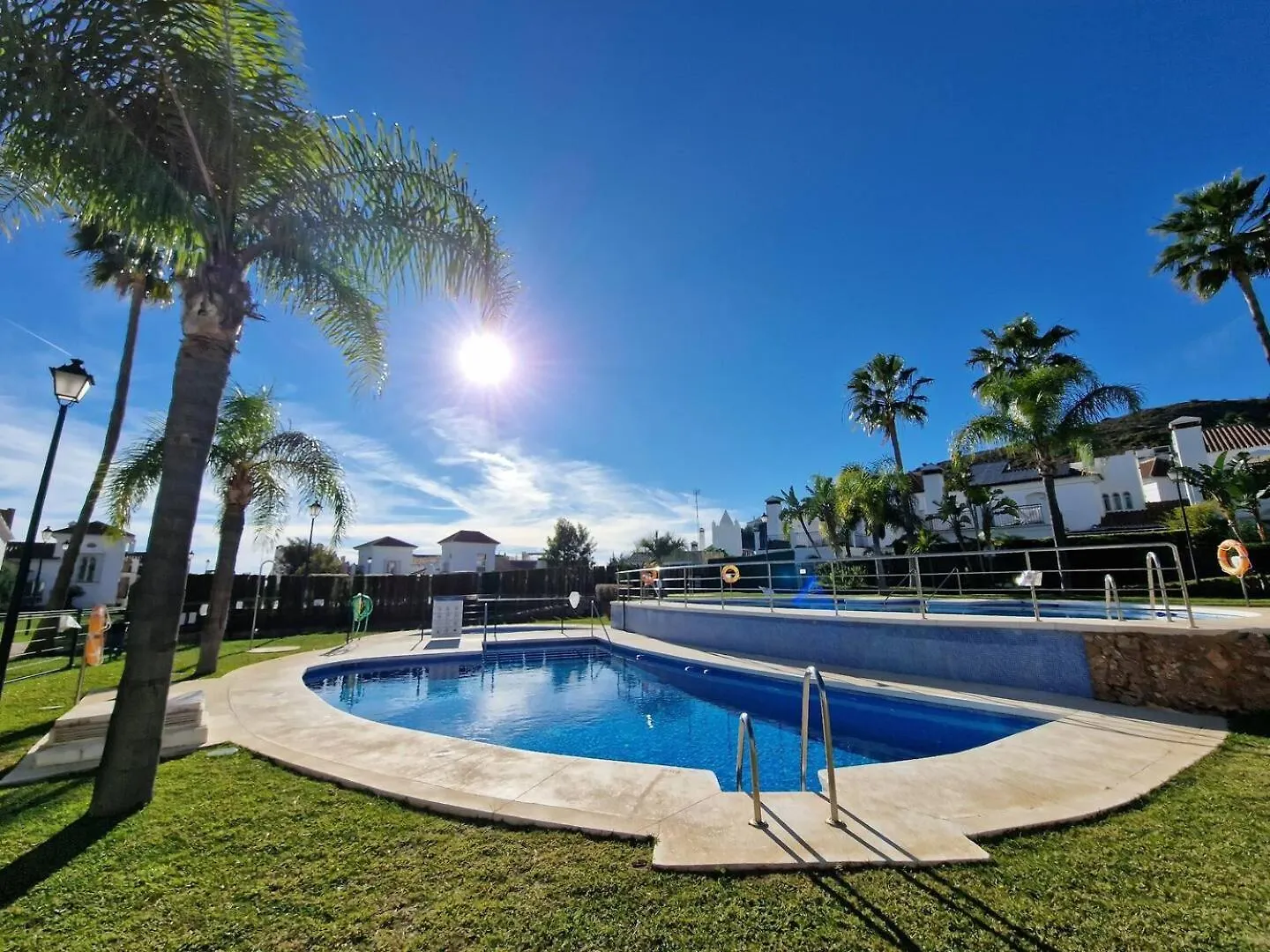 Sun & Palms - Luxurious 2 Bedroom Apartment With A Great Pool Area Mijas Spain